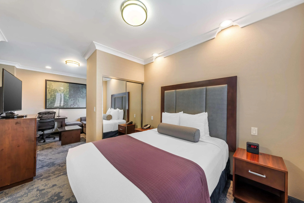 Best Western PLUS Avita Suites
