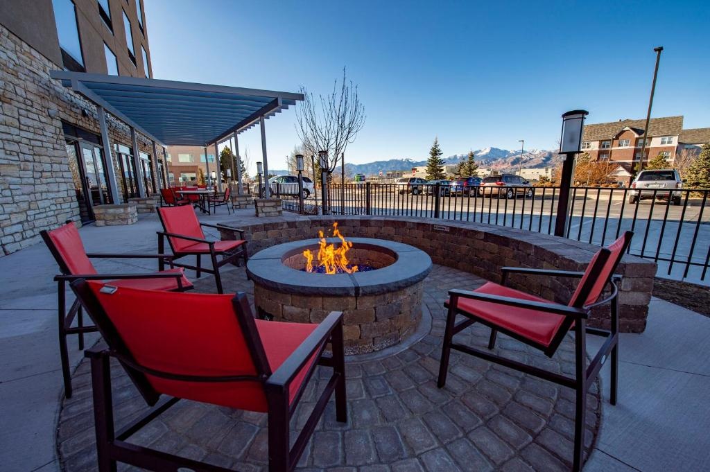 Holiday Inn Express & Suites Colorado Springs AFA Northgate by IHG