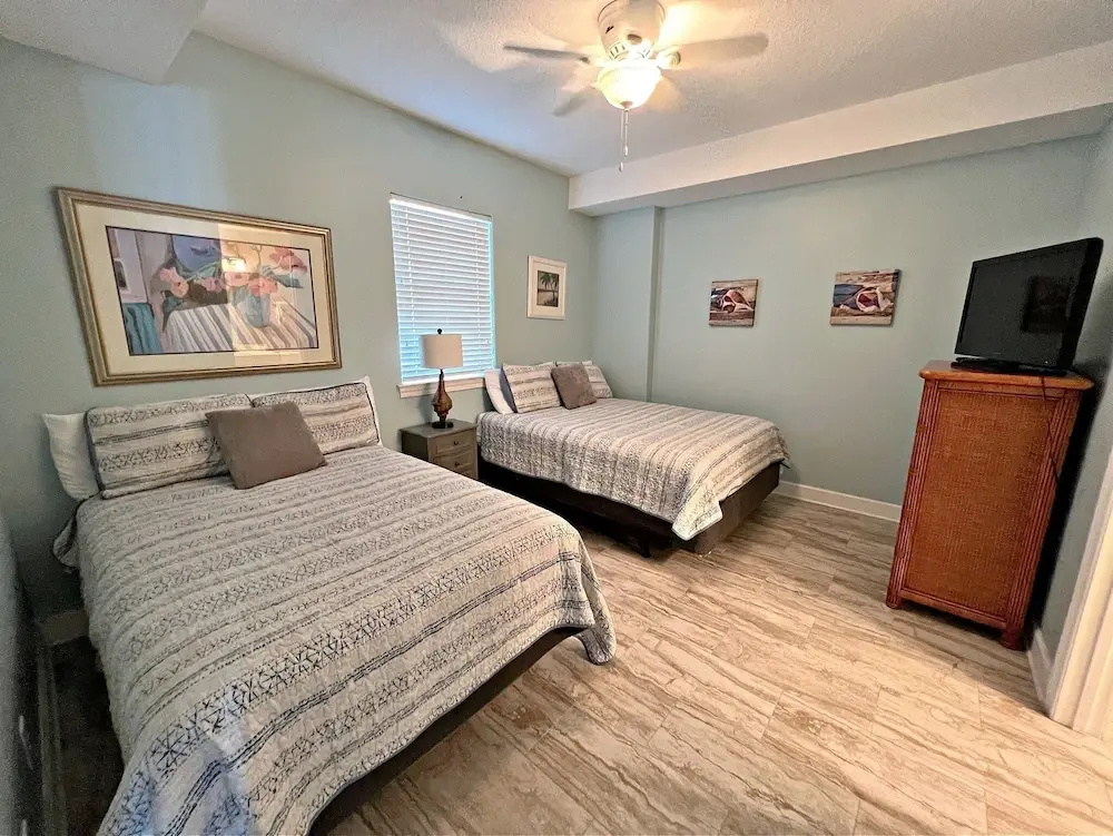 Regency Isle 704