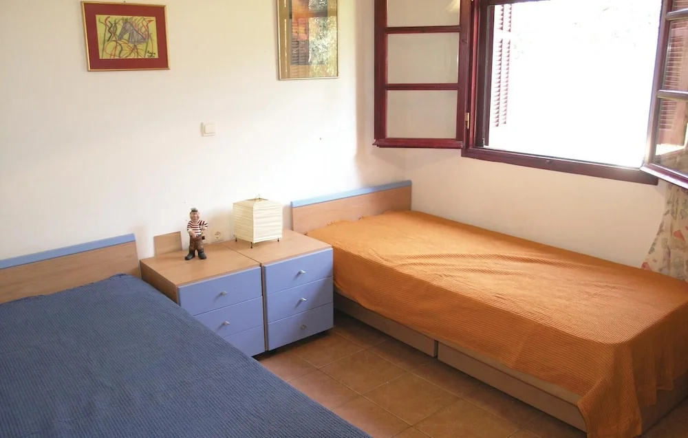 Beautiful Home in Eretria Evia With 2 Bedrooms, Wifi and Outdoor Swimming Pool