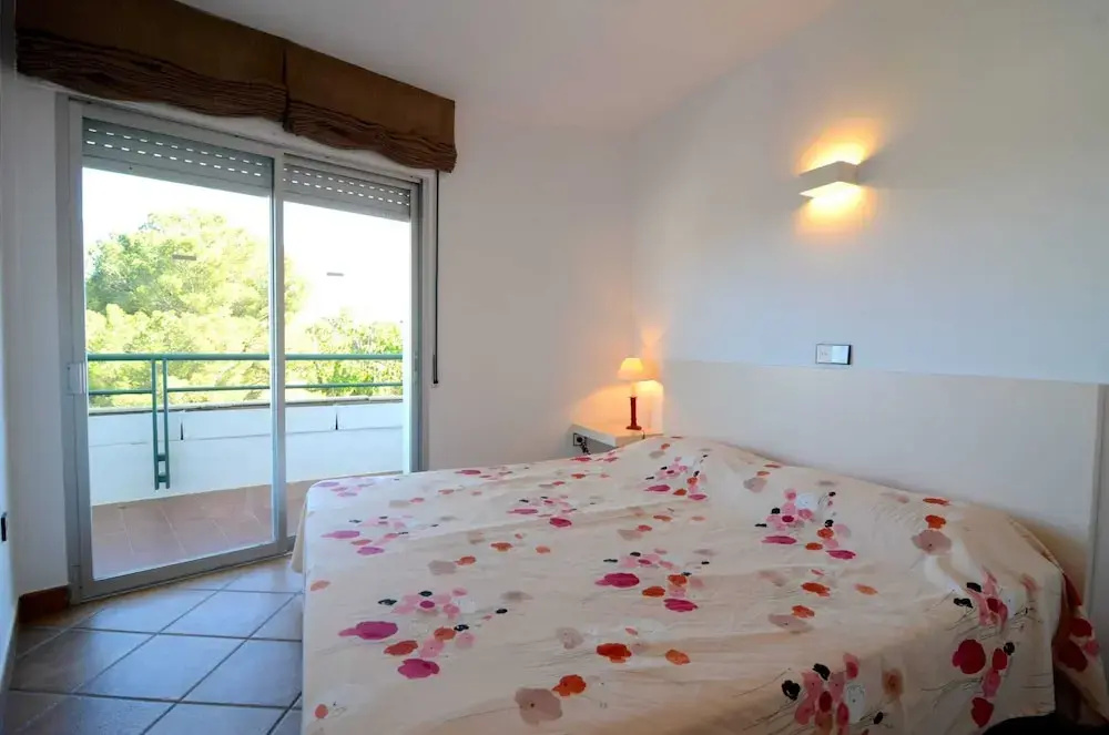 Apartment Near Town With 2 Rooms