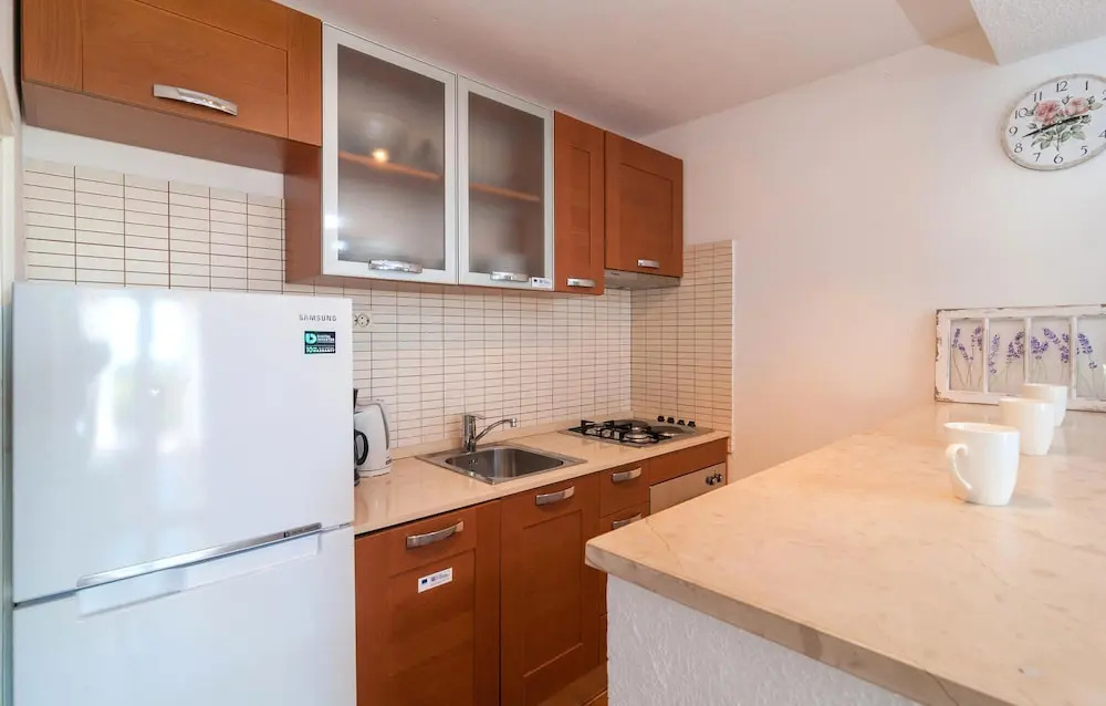 Amazing Home in Milna With Wifi and 6 Bedrooms