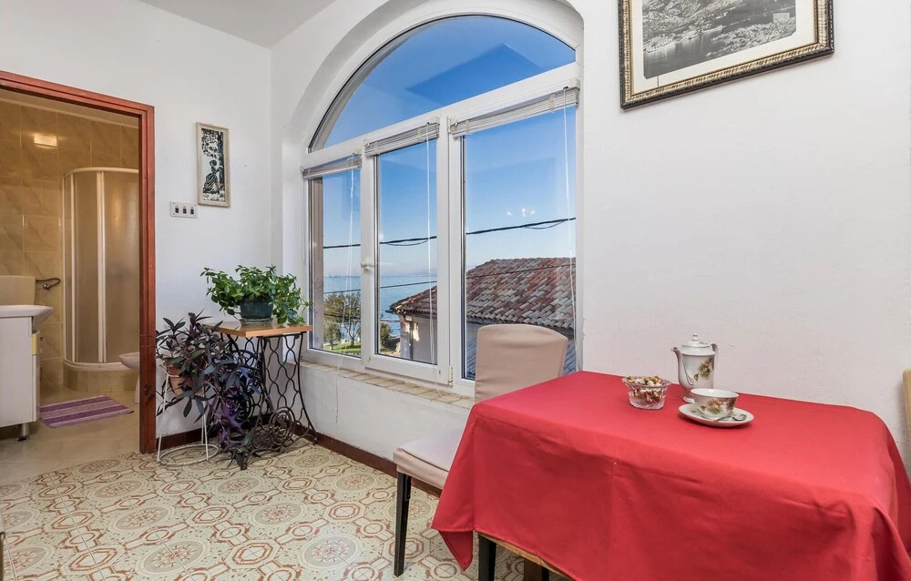 2 Bedroom Stunning Home In Sveti Juraj