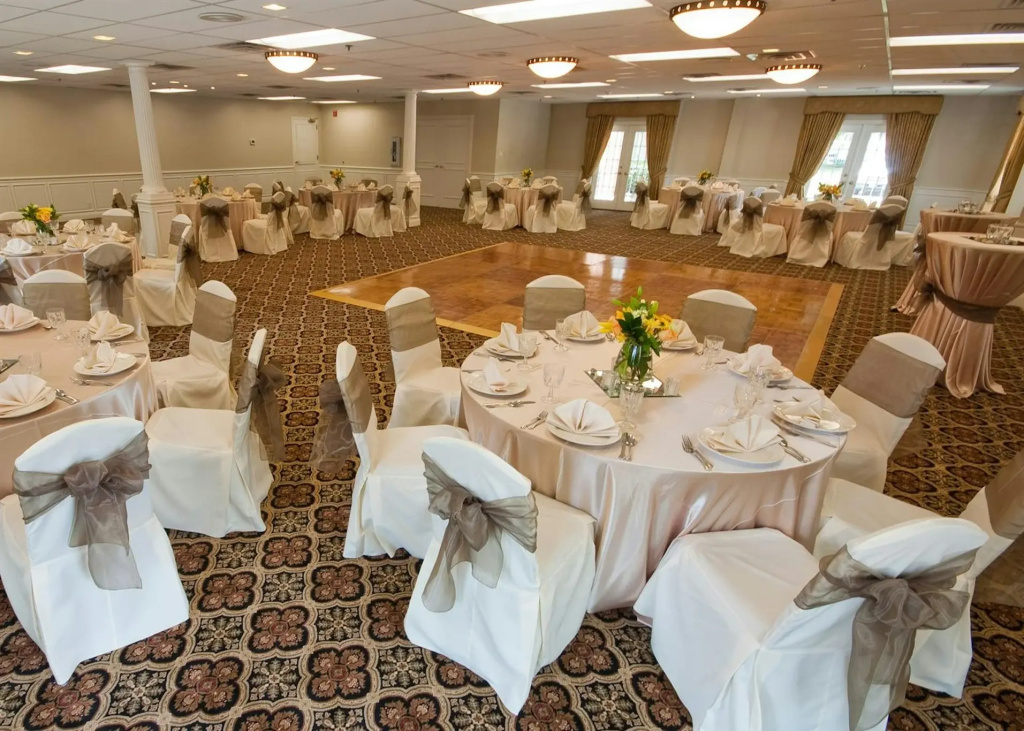 Cooper Hotel Conference Center & Spa