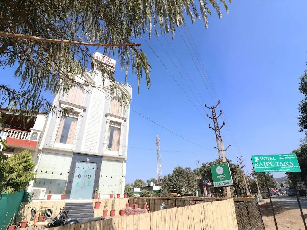 OYO 27759 Hotel Rajputana