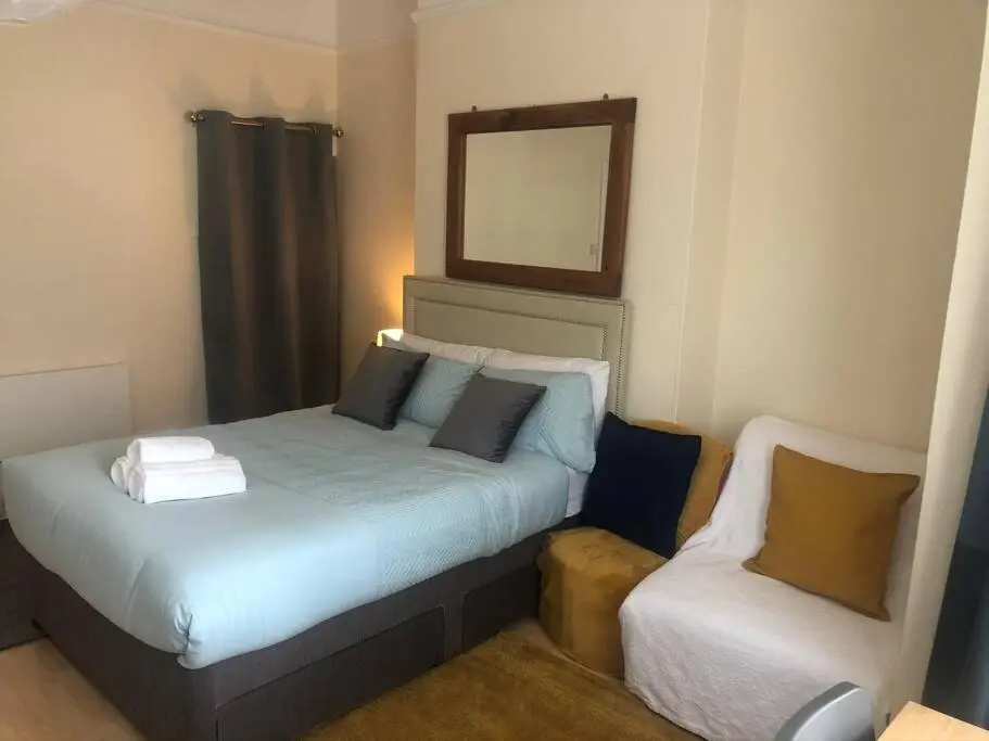Marcela's Place - Private Studio near Heathrow