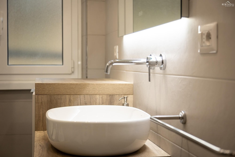 Rental in Rome Matilde Modern Apartment