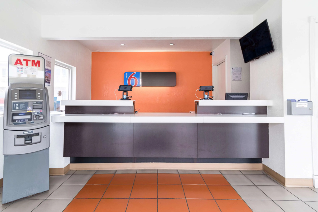 Motel 6-Long Beach, CA - International City