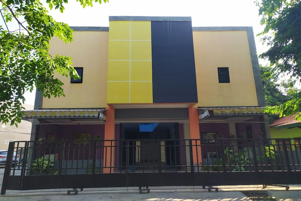 OYO 2654 Yulia Guesthouse Near Kopi Bajawa Flores NTT Tebet