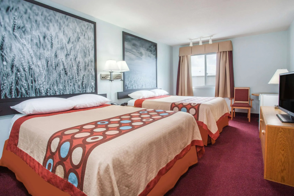 Super 8 by Wyndham Kindersley