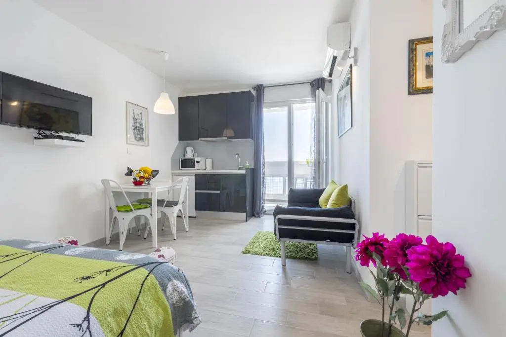 FM Apartments