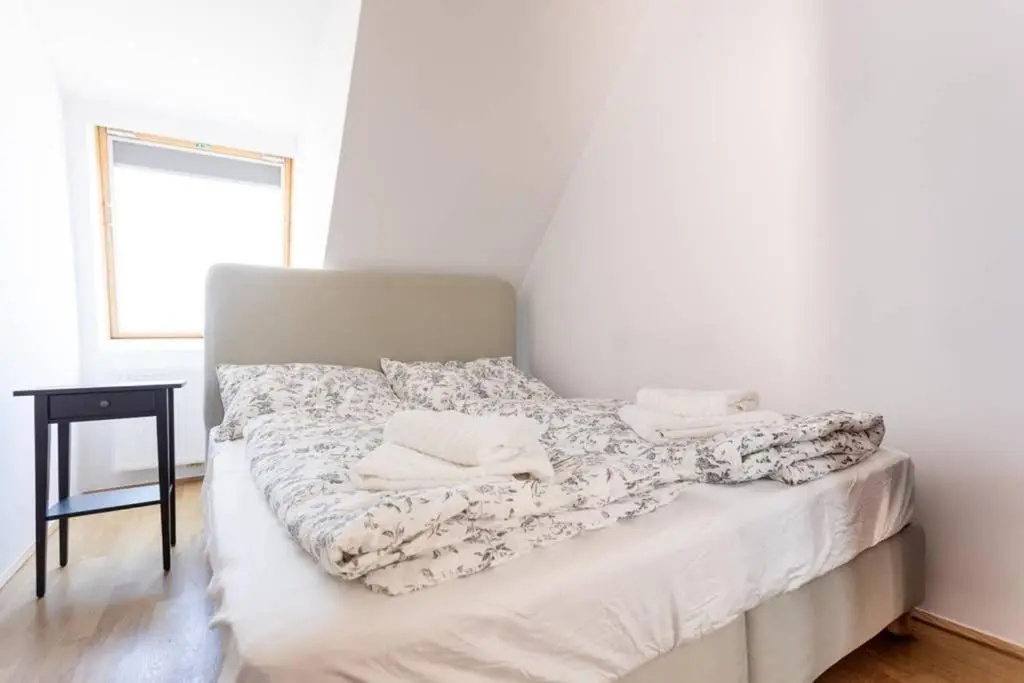 Penthouse bei Schönbrunn mit Dachterasse! N44