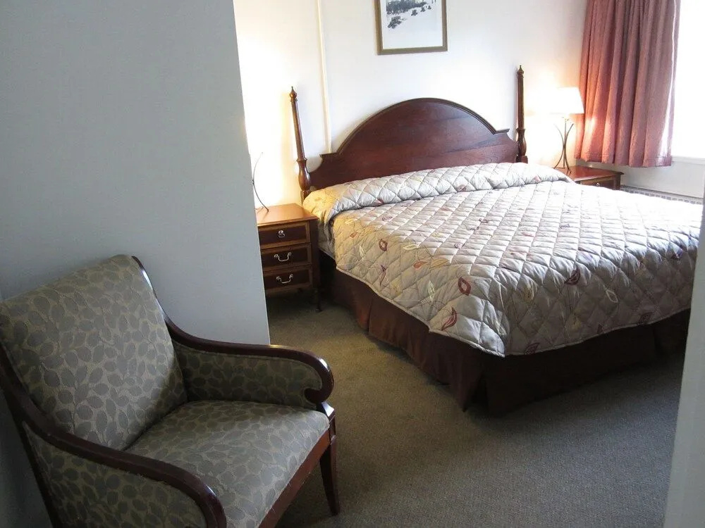 Snow Lake Lodge