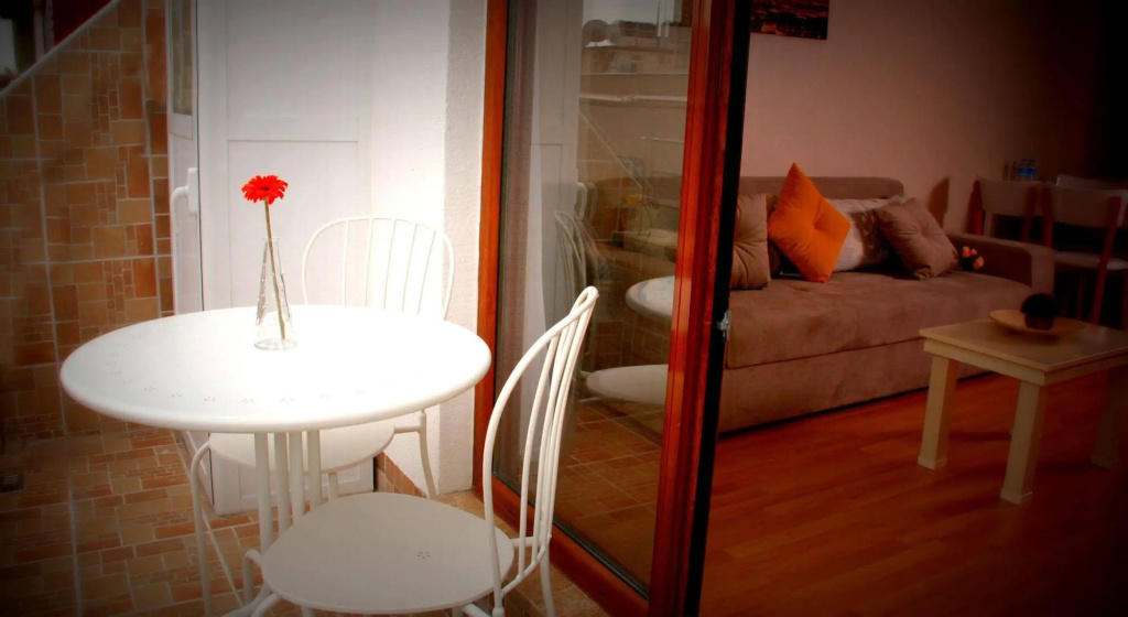 Homelike Residence