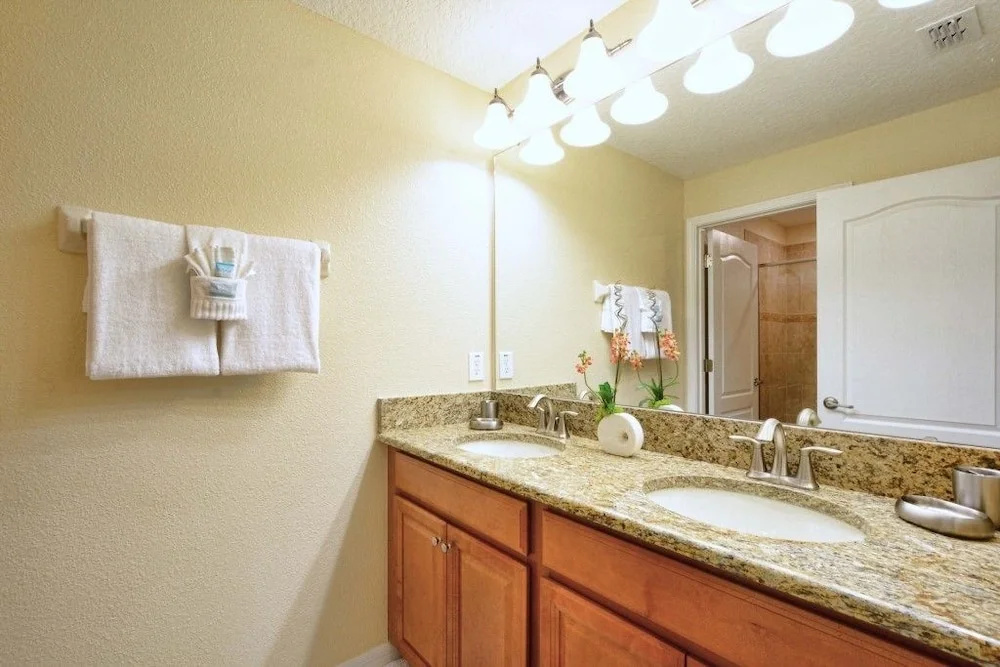 4 bedrooms villa accommodate 10 guests