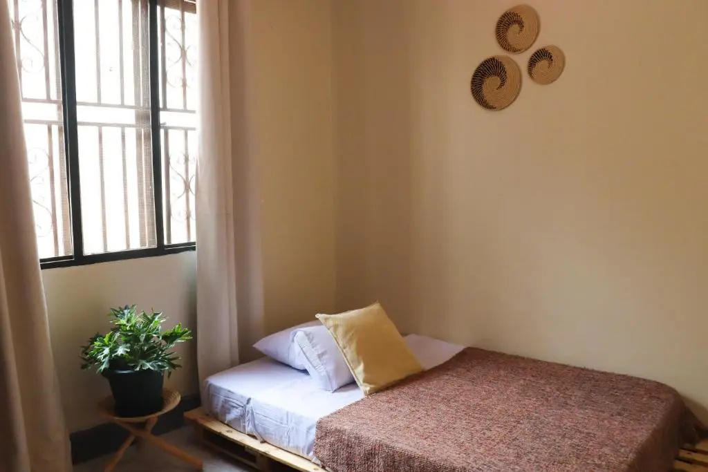 Charming 2-bed House in Kampala