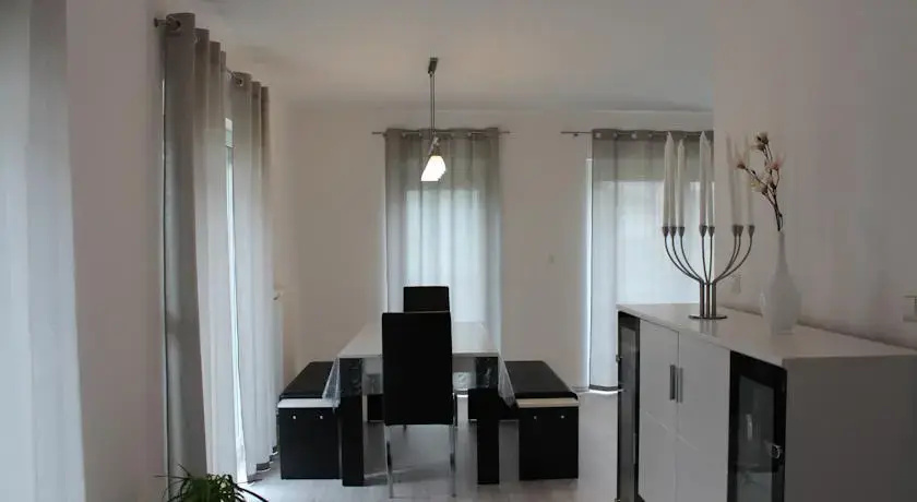 Villa 1