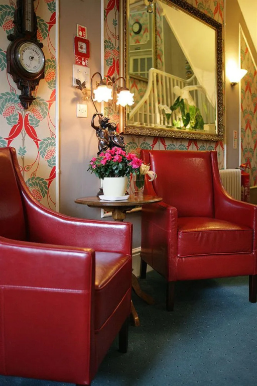 Crossways Hotel