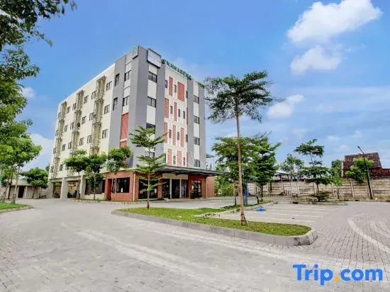 Townhouse Oak near The Park Mall Solo formerly D’Nawasena Guest House