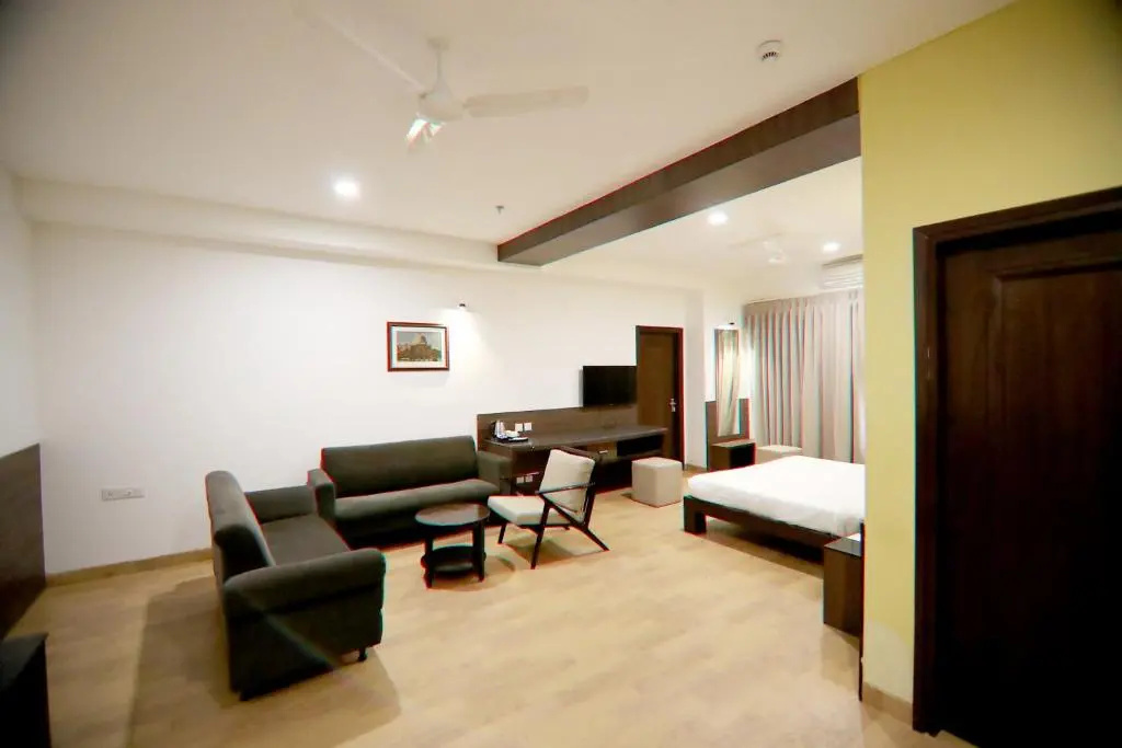 Treebo Premium Baramasi By Jai Club Prime