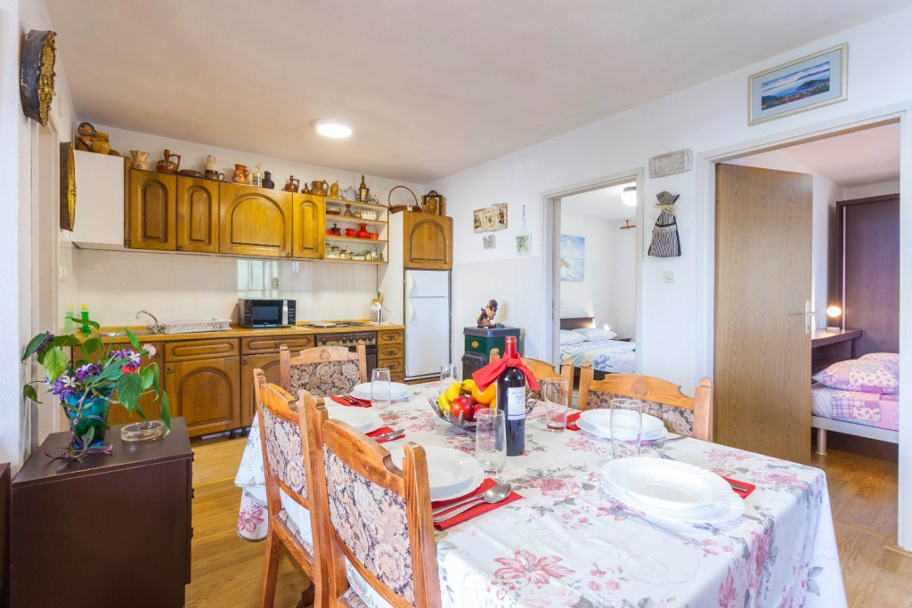 Holiday house Tonci - comfortable & surrounded by nature: Tucepi, Riviera Makarska