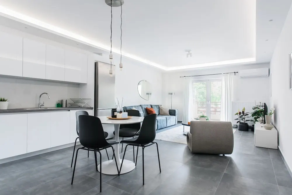Stellar 3BR Apartment with Balcony