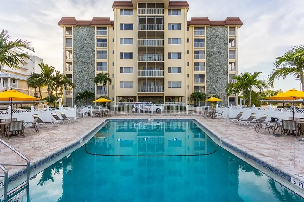 Sand Caper 103, Sleeps 4, Gulf Front, 2 Bedrooms, Elevator, Heated Pool
