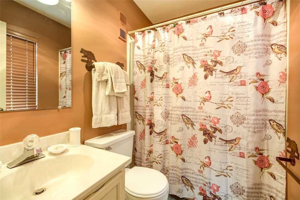 Overlook Nook, 3 Bedroom, Pool Access, Hot Tub, Mtn View, Sleeps 8