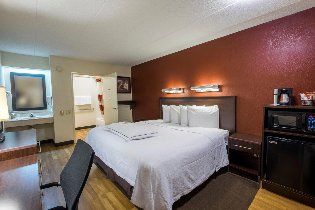 Red Roof Inn PLUS+ Statesville