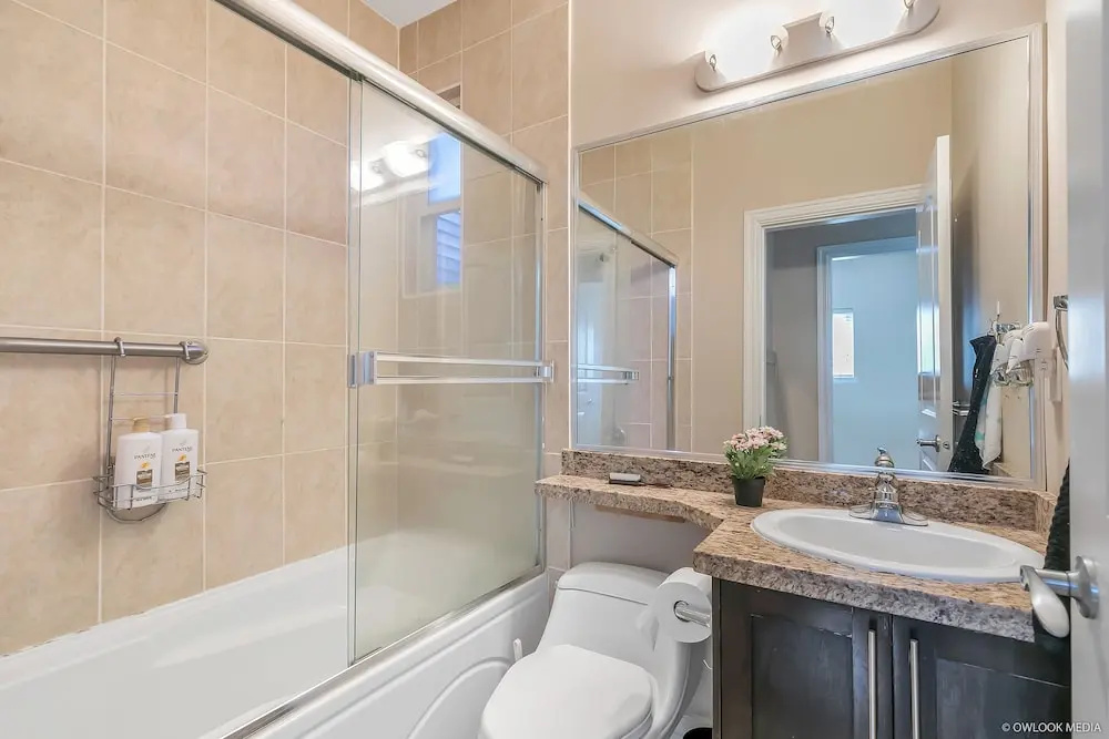 Bright 2 BR Private Suite by Elevate Rooms