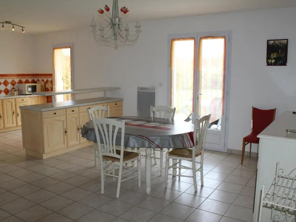 Maison avec Jardin proche Thermes comprenant Lave-linge et Lave-vaisselle - FR-1-541-47