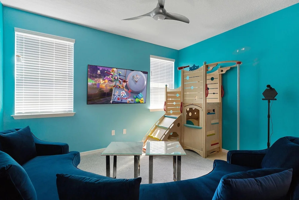 Sr024v: 8 Bed, Frozen, Incredibles, Ping Pong, Shuffle Board