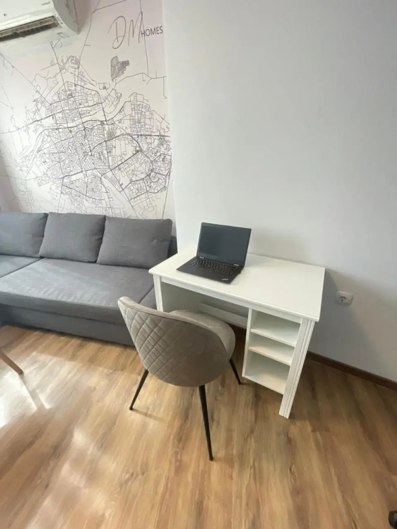 Top Center 2-BR Apartment with lovely Outdoor Area