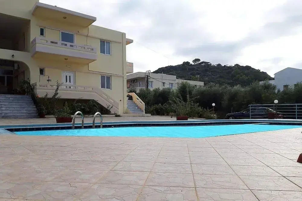Nik Litinas Apartments with pool
