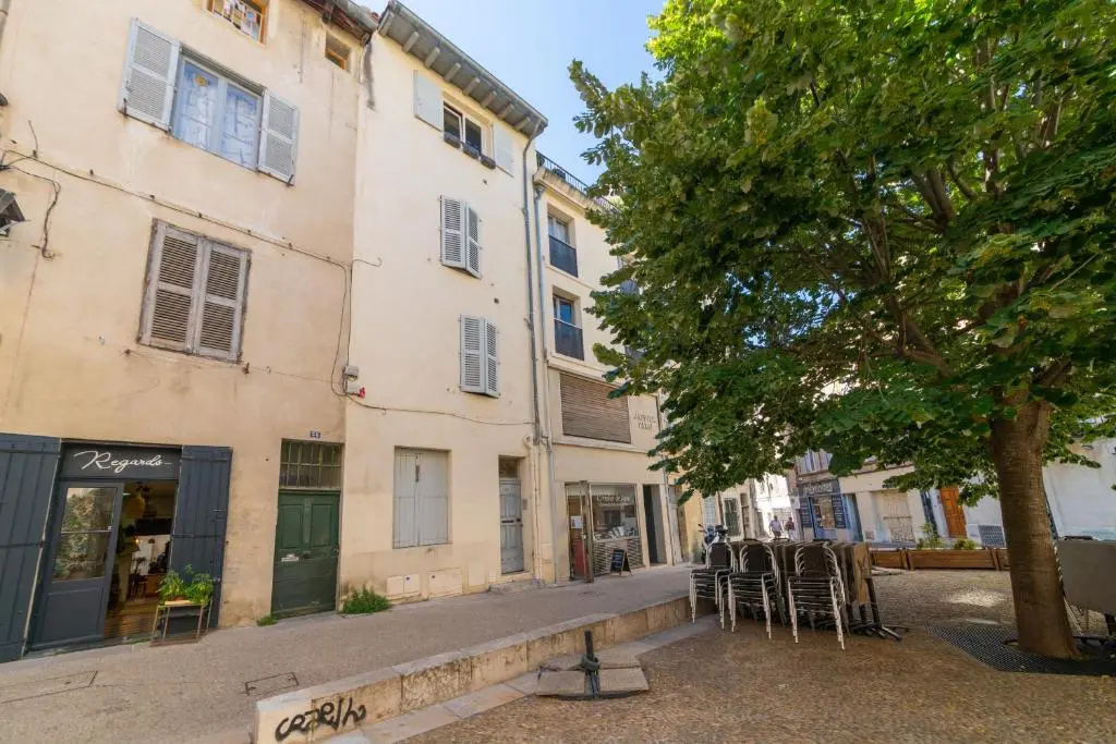 HYPERCENTRE 10 MIN DE LA GARE D'AVIGNON - Appartement charmant et lumineux