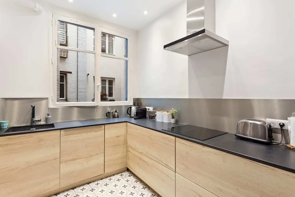 Luxury and Spacious Apartment in the Heart of Paris