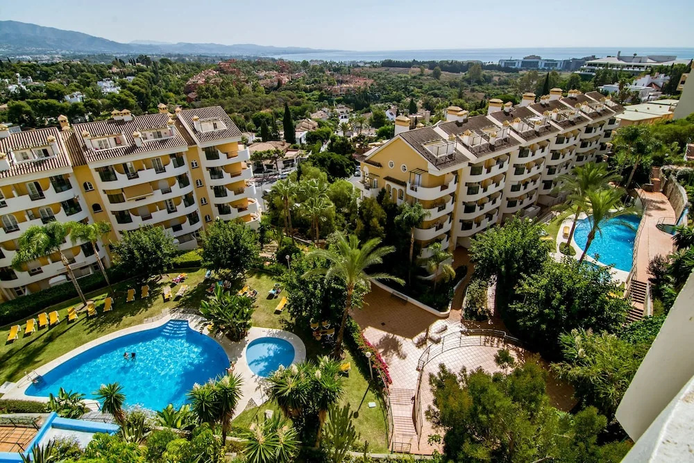 SAA-Great 2 bed apt 10 min walk to Puerto Banus