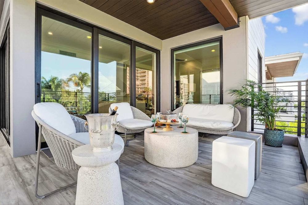 Shoreline Villa by Rove - Rooftop & Beach Access