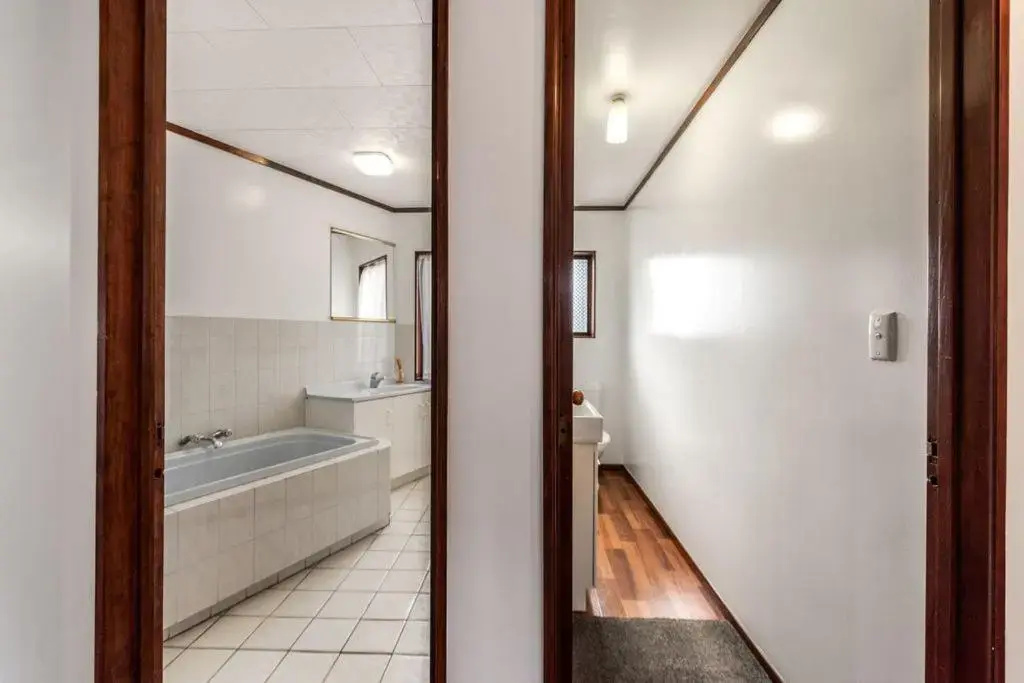 Courtside Quarters - Waihi Beach Holiday Home