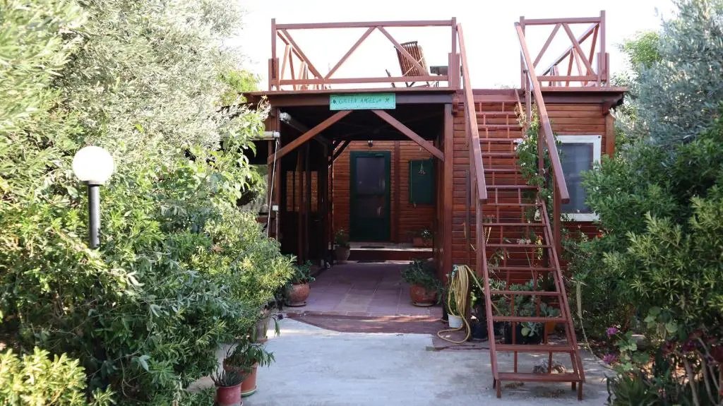 A piece of Heaven! Wooden house with garden!
