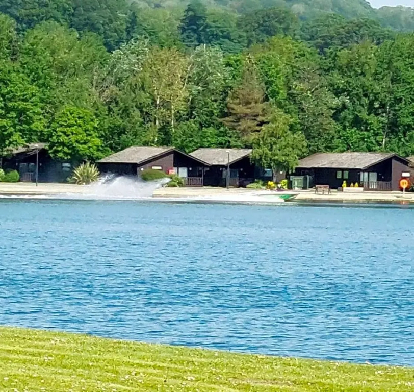 Fenna Lakeside Lodge - Pine Lake Resort