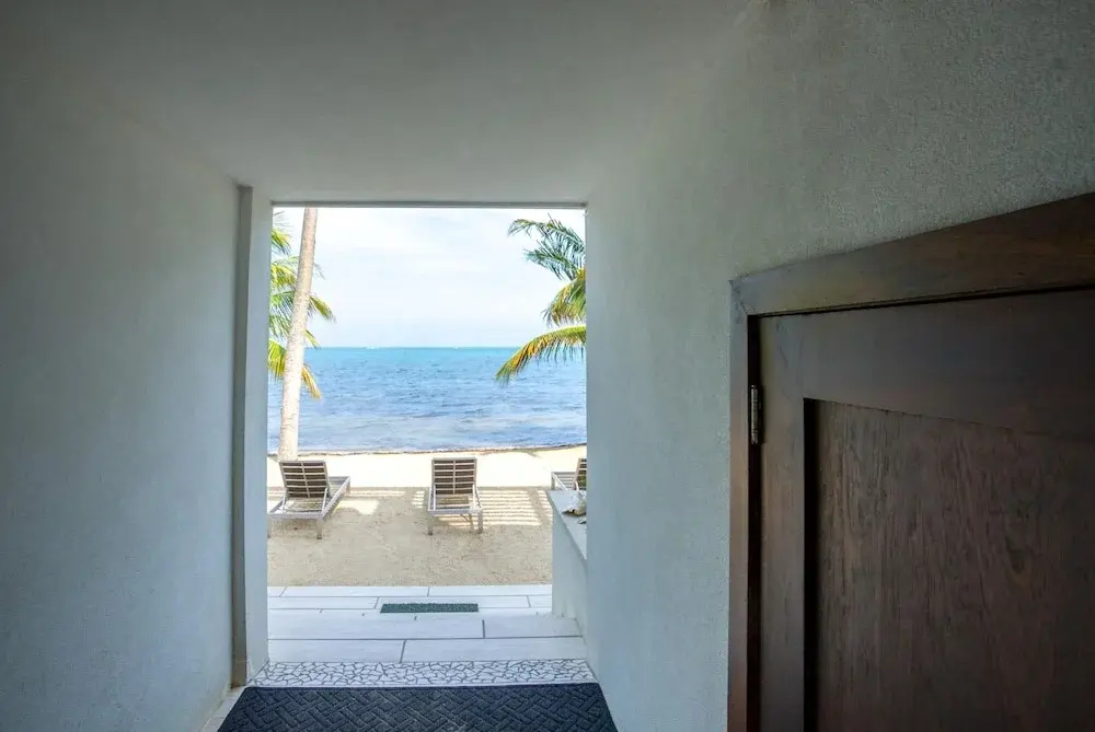 Oceanfront Sunset Gecko Condo - Second Floor 2B