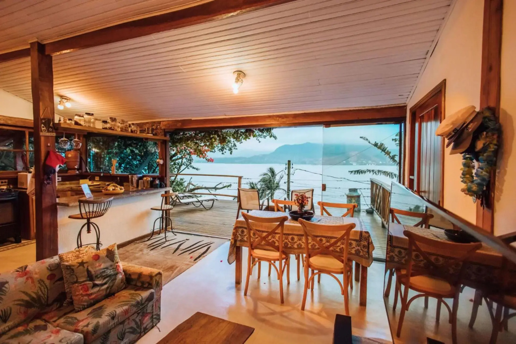 Refúgio na natureza com vista espetacular em Ilhabela