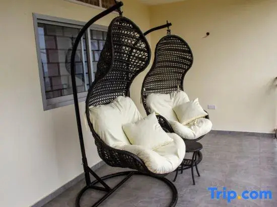 Scenic Lakeview Retreat – 8 Mins from Speke Resort
