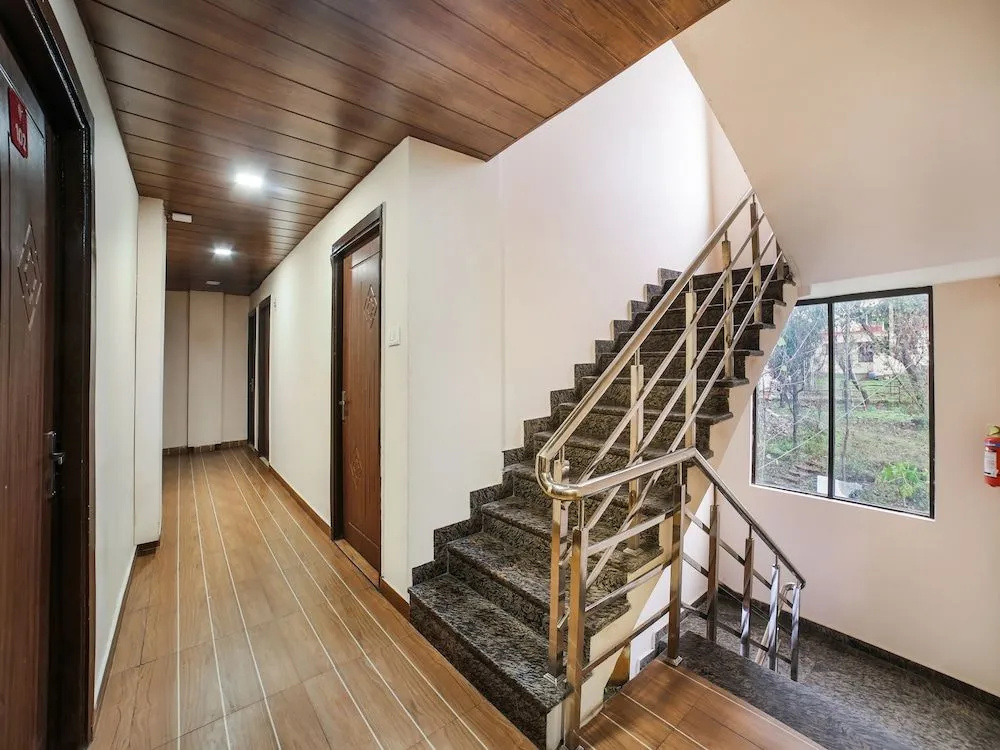 OYO Flagship 111 Canal Road
