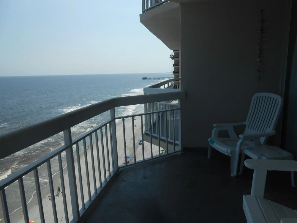 1111 Waters Edge Resort 2 Bedroom Condo by Redawning