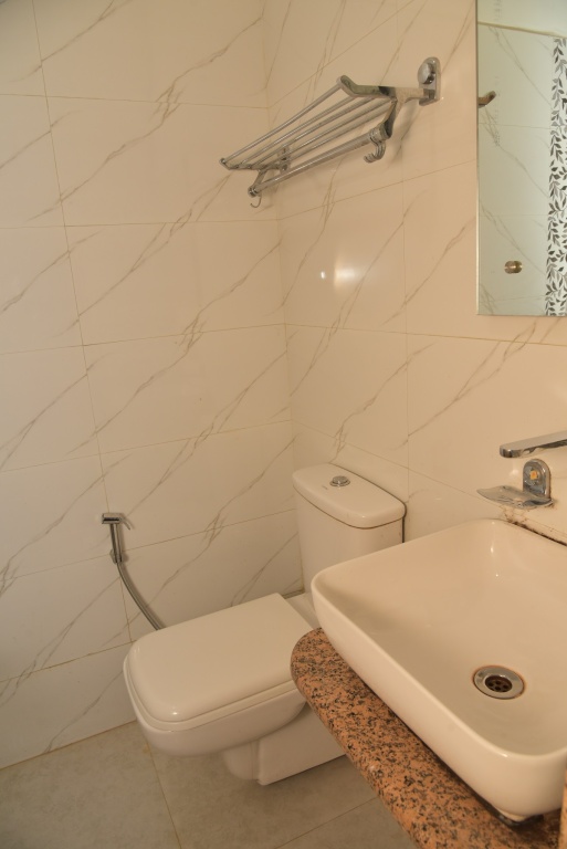 EMINENCE - PALM RESIDENCY (1.5 KM FROM NAKKI LAKE)