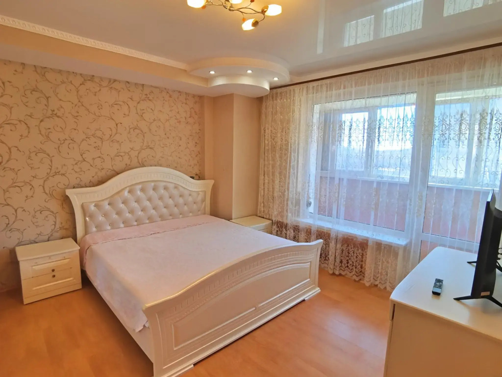 Na prospekte Pobedy 132 Apartments