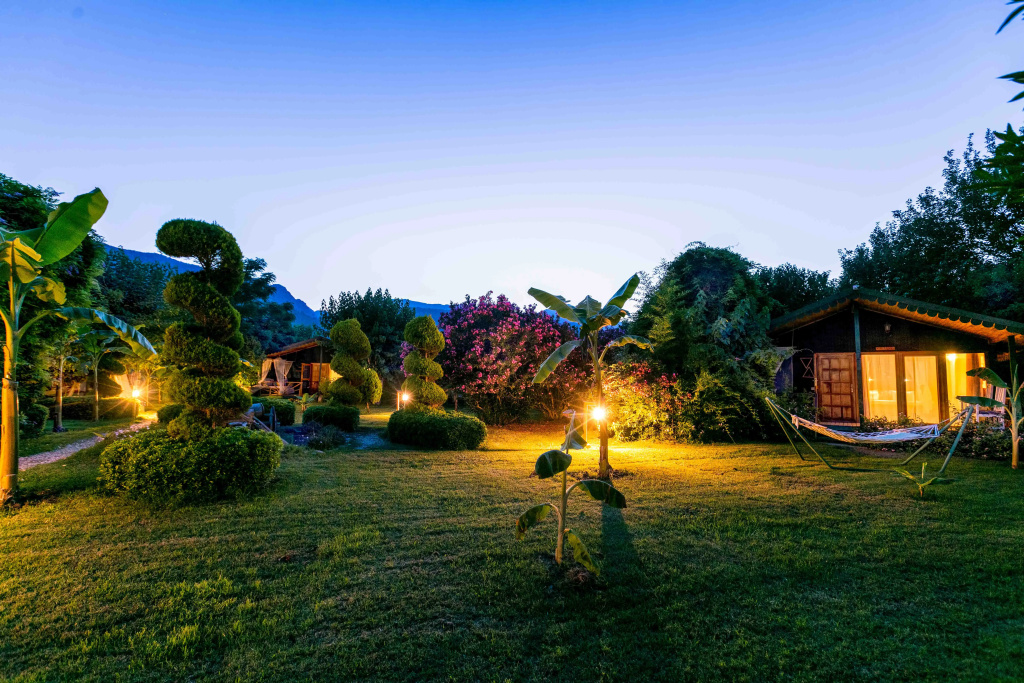 Бунгало Etenna Beach Bungalows