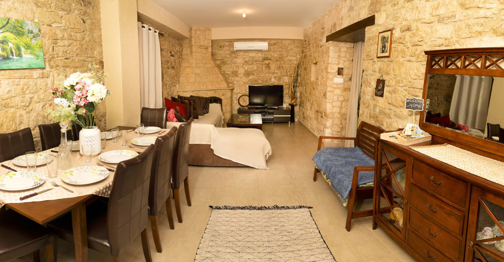 Salamiou Stone House